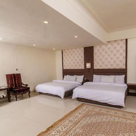 Shelton's Rezidor House Hotel Peshawar Exterior foto