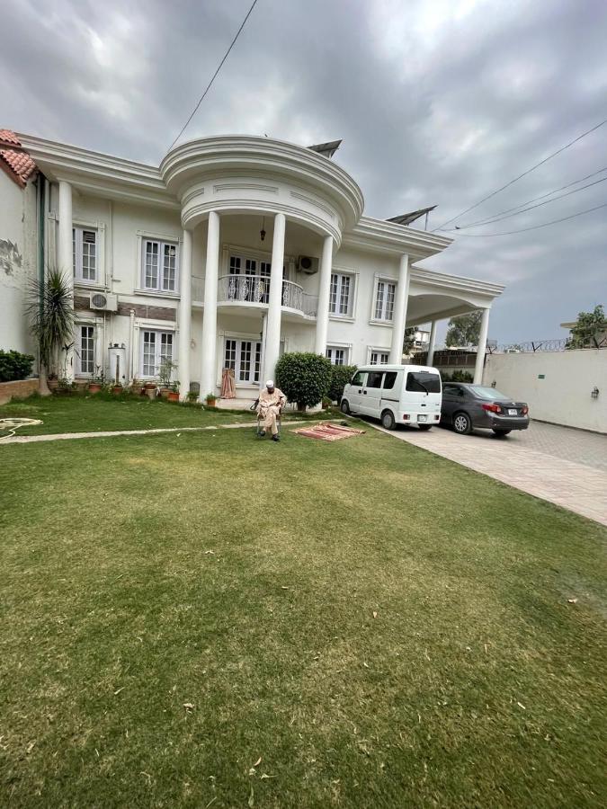 Shelton's Rezidor House Hotel Peshawar Exterior foto