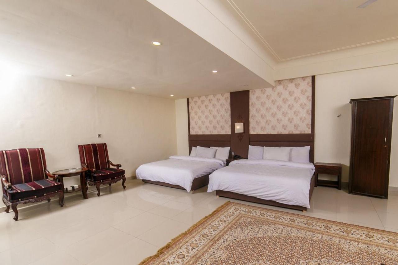 Shelton's Rezidor House Hotel Peshawar Exterior foto
